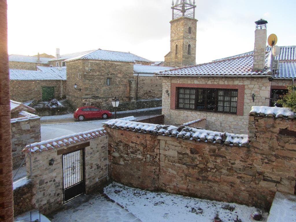 La Posada De Toribia Val De San Lorenzo Екстериор снимка