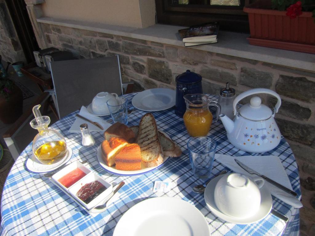 La Posada De Toribia Val De San Lorenzo Екстериор снимка