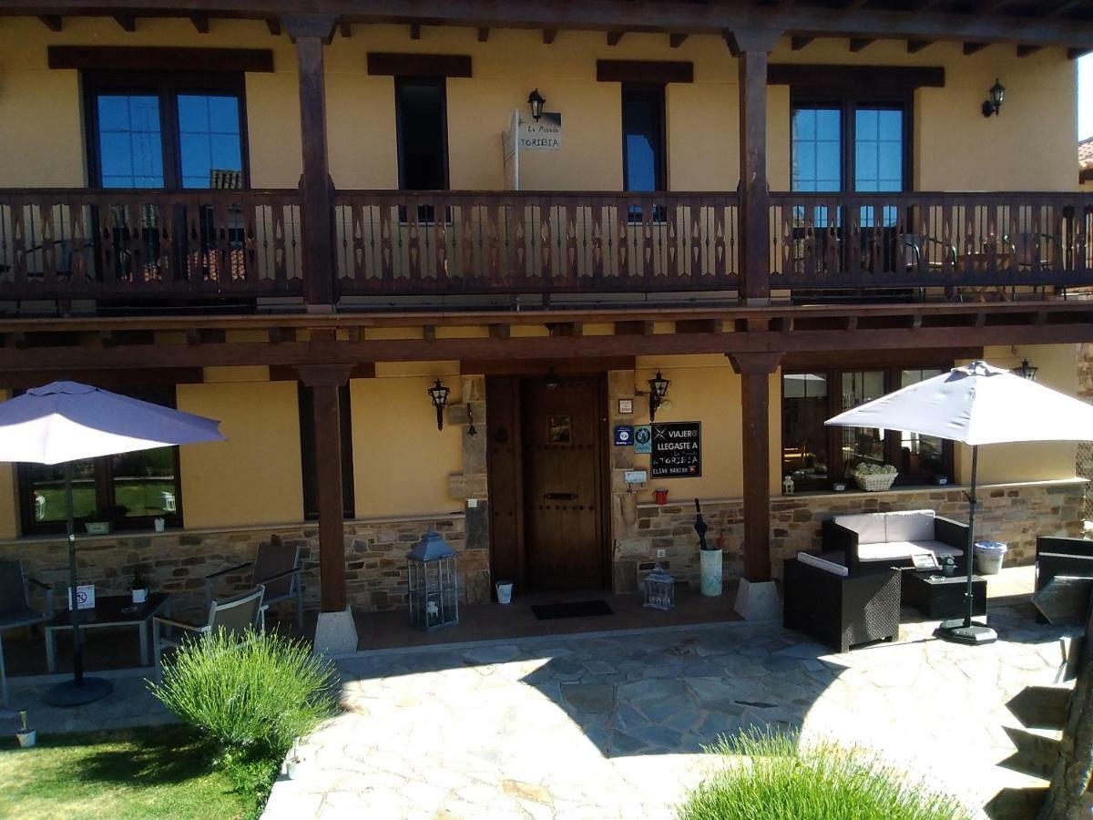 La Posada De Toribia Val De San Lorenzo Екстериор снимка